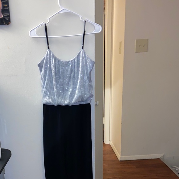 Jumpsuit - Picture 4 of 8